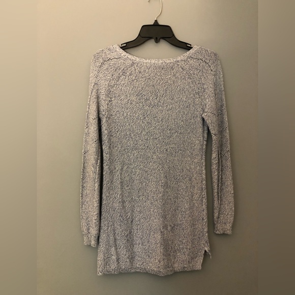 White House Black Market XS V Neck Sweater Silver Embellishments Blue White - Picture 3 of 8